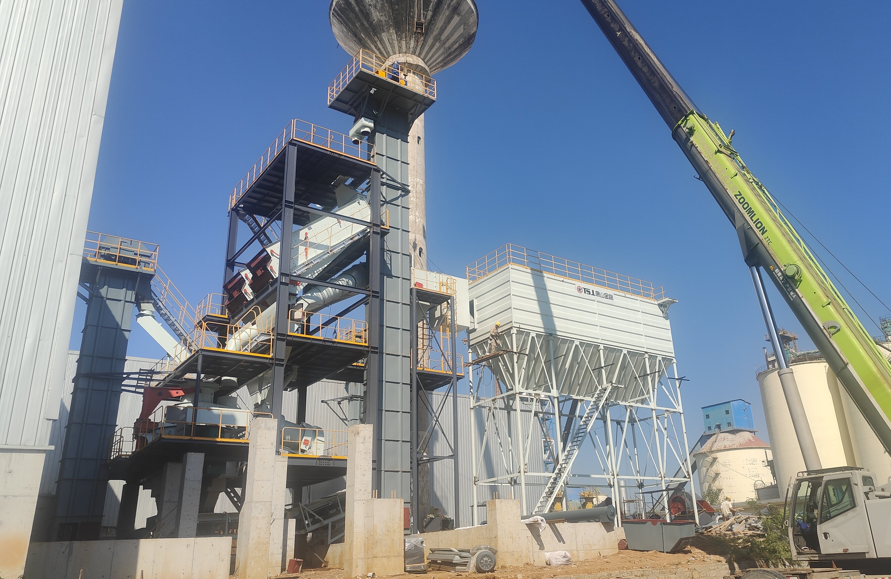 建筑垃圾堆成山？制砂樓一鍵 “點(diǎn)石成金”！