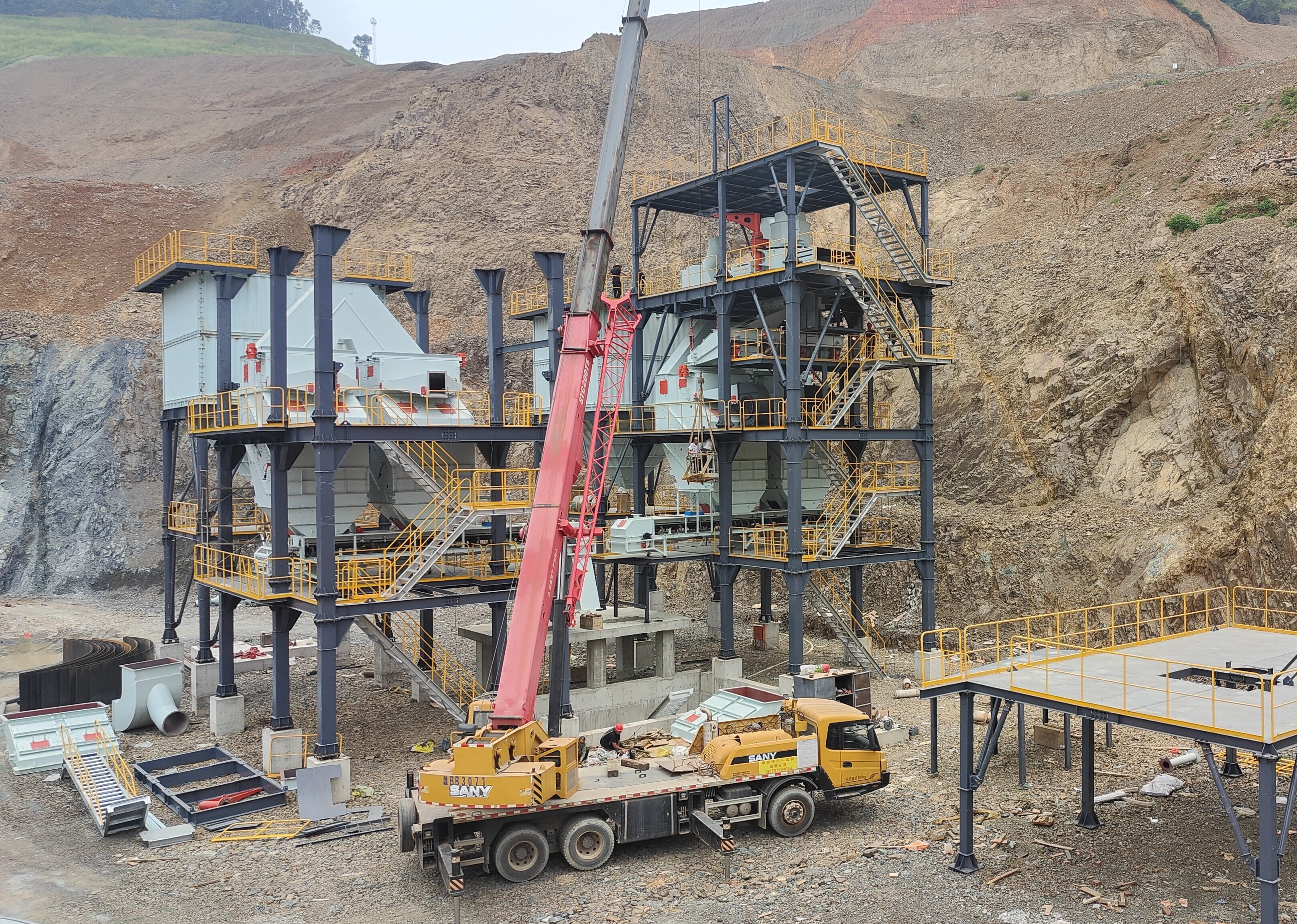 突破行業(yè)瓶頸！新型干法制砂樓實(shí)現配比可調、含粉率可控 引領(lǐng)綠色制砂新變革